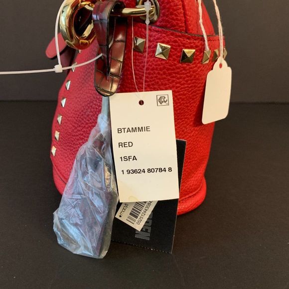 Steve Madden B Tammie Red Bucket Purse with half disc tassel hoop earrings - Picture 10 of 12